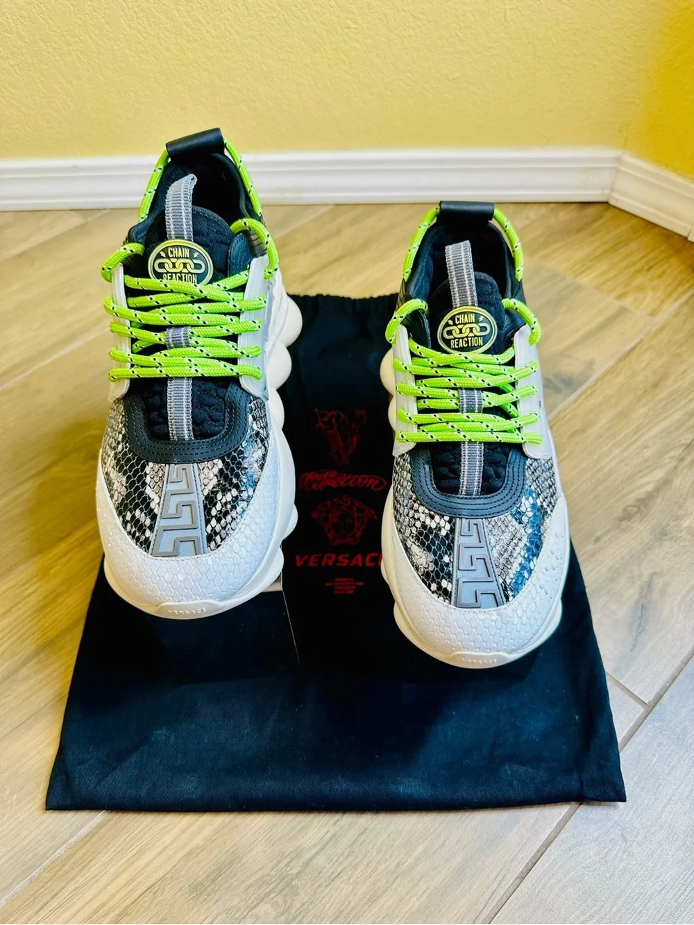 Versace chain reaction